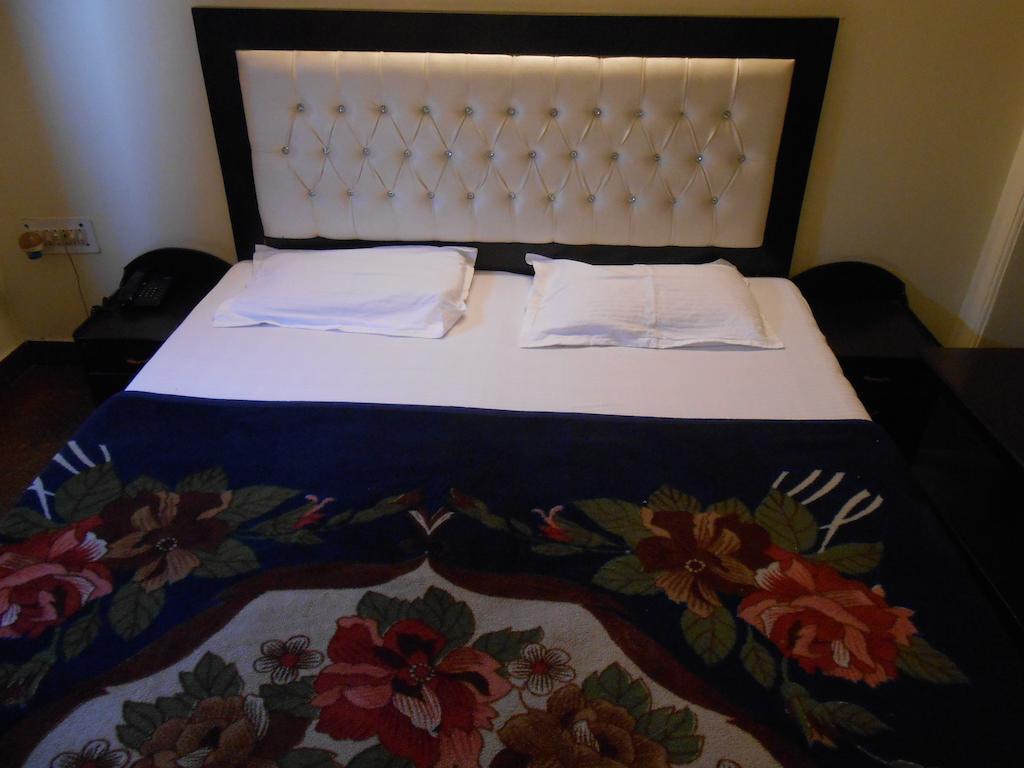 Vardhmaan Hotel