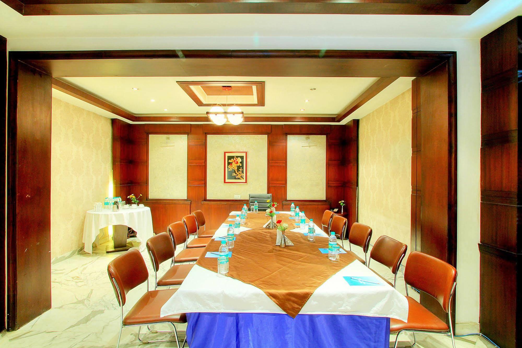 Treebo Trend Freesia Hotel New Delhi