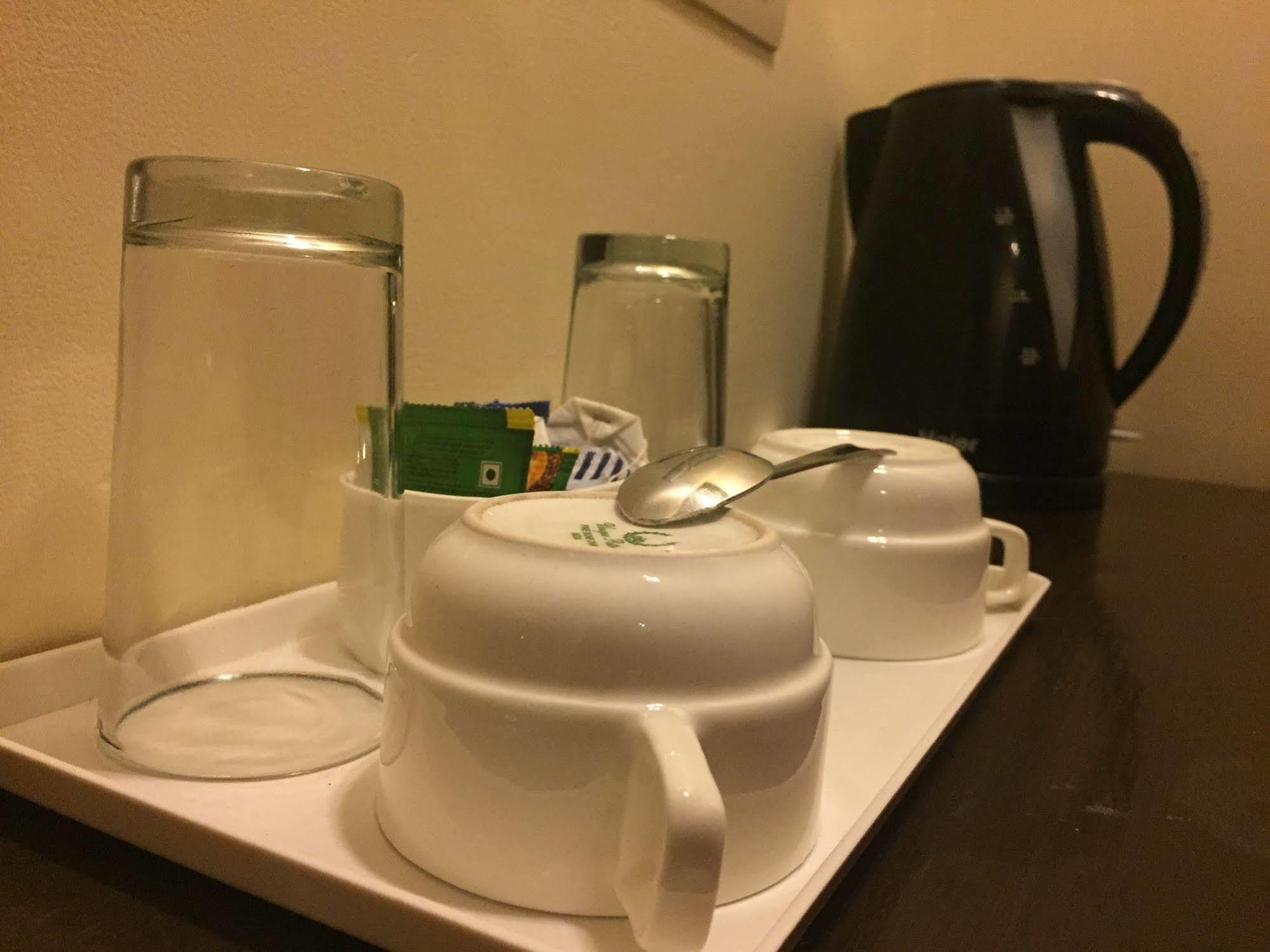 Hotel Aura @airport 3*