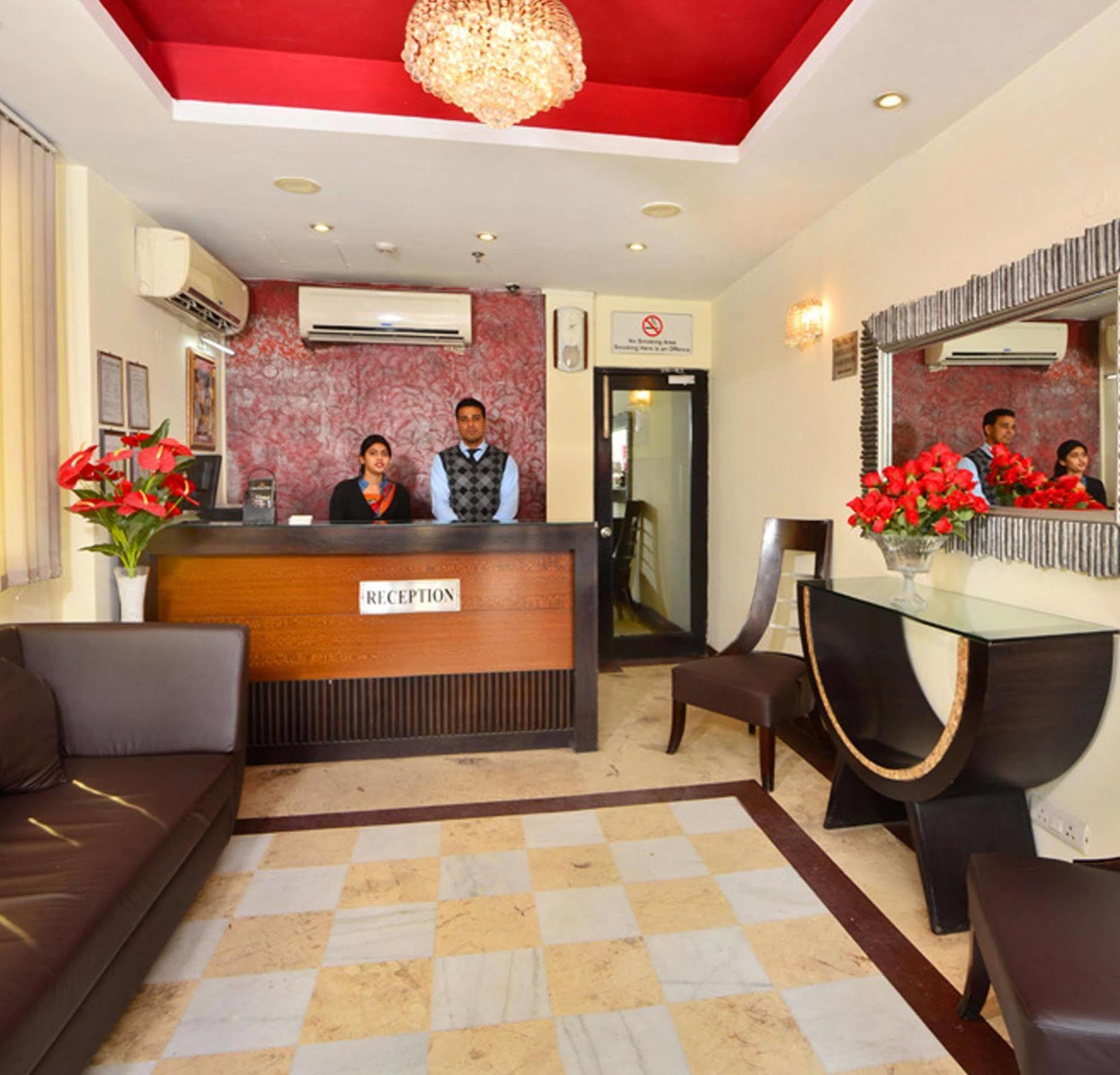 Hotel Shanti Palace West Patel Nagar 3*