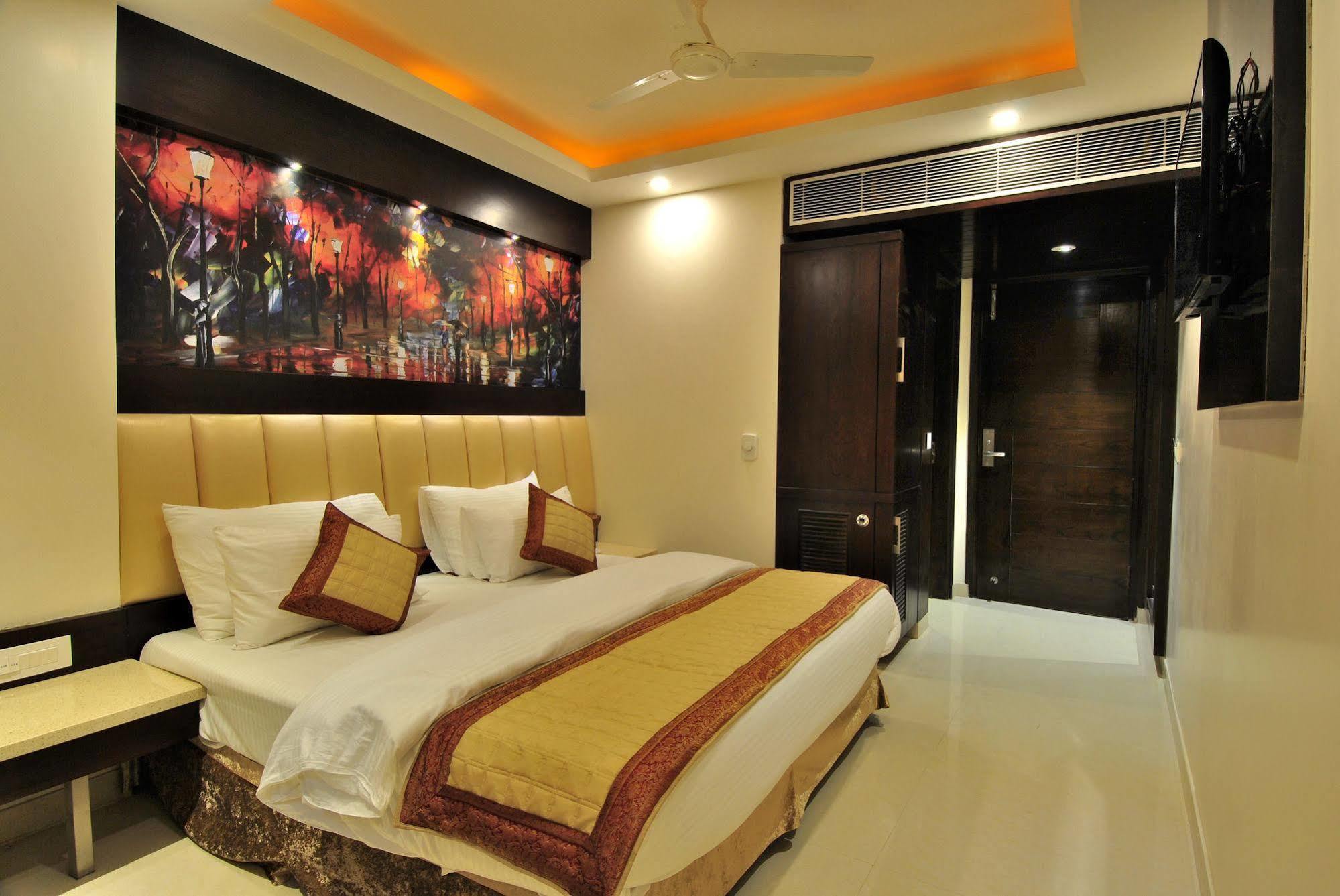 Hotel Sai Miracle - Luxury Living New Delhi
