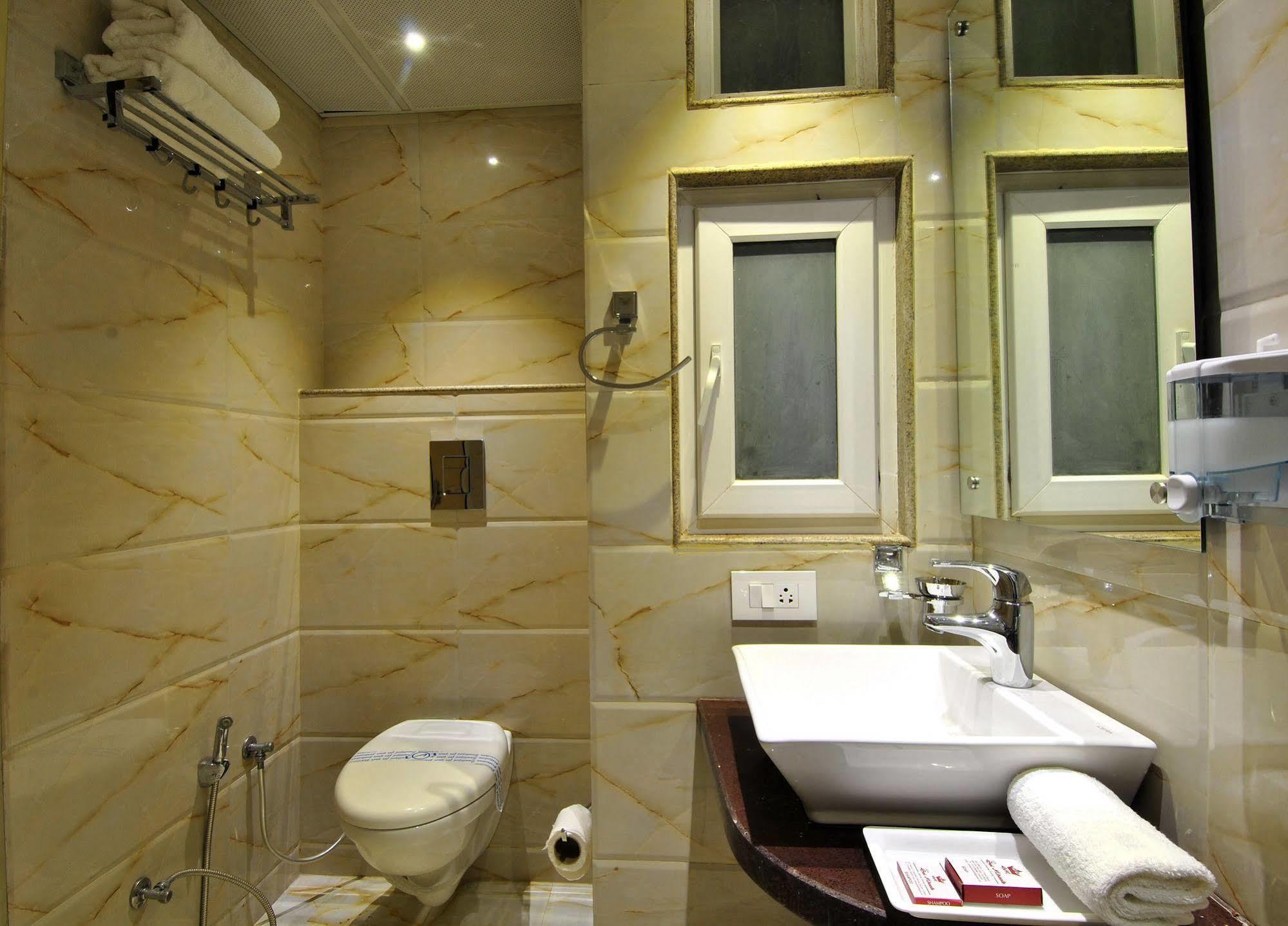 Hotel Sai Miracle - Luxury Living New Delhi