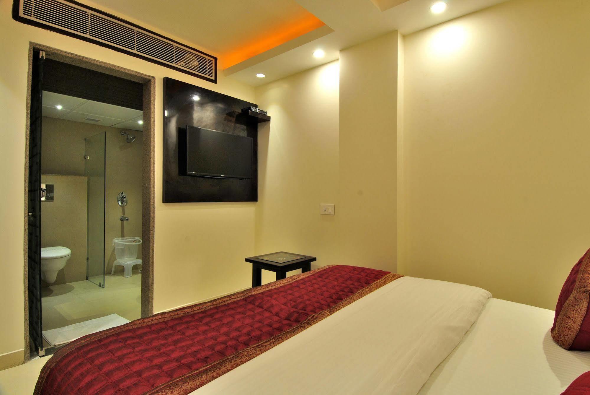 Hotel Sai Miracle - Luxury Living