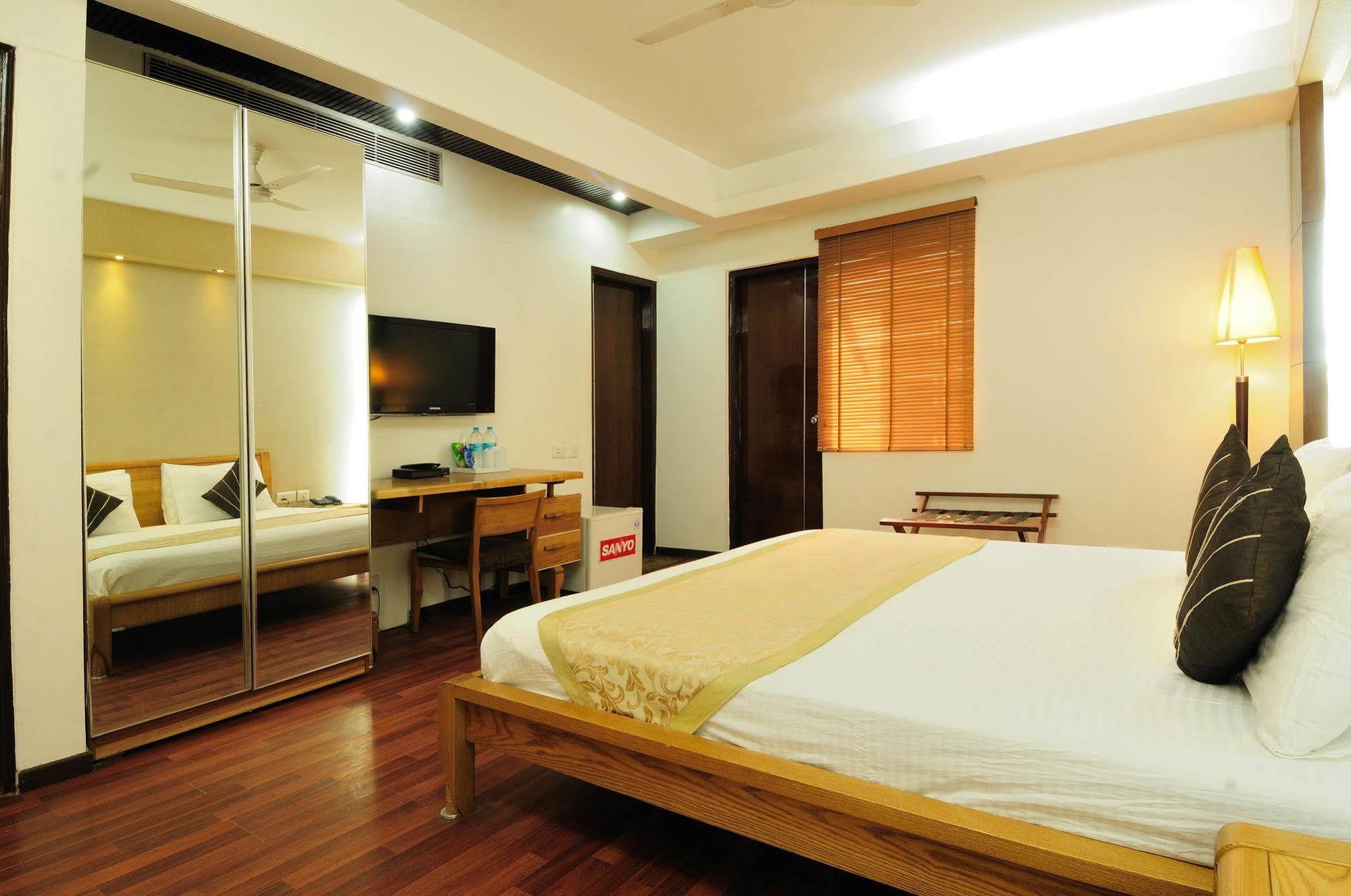 Sisley The Boutique Hotel Nova Deli