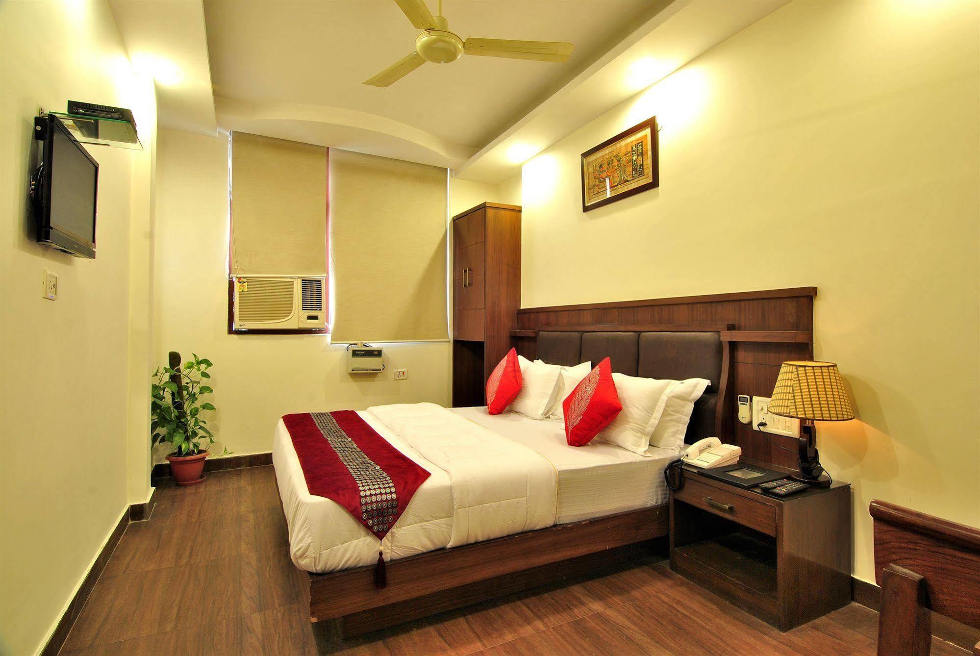 Hotel Toronto 3*