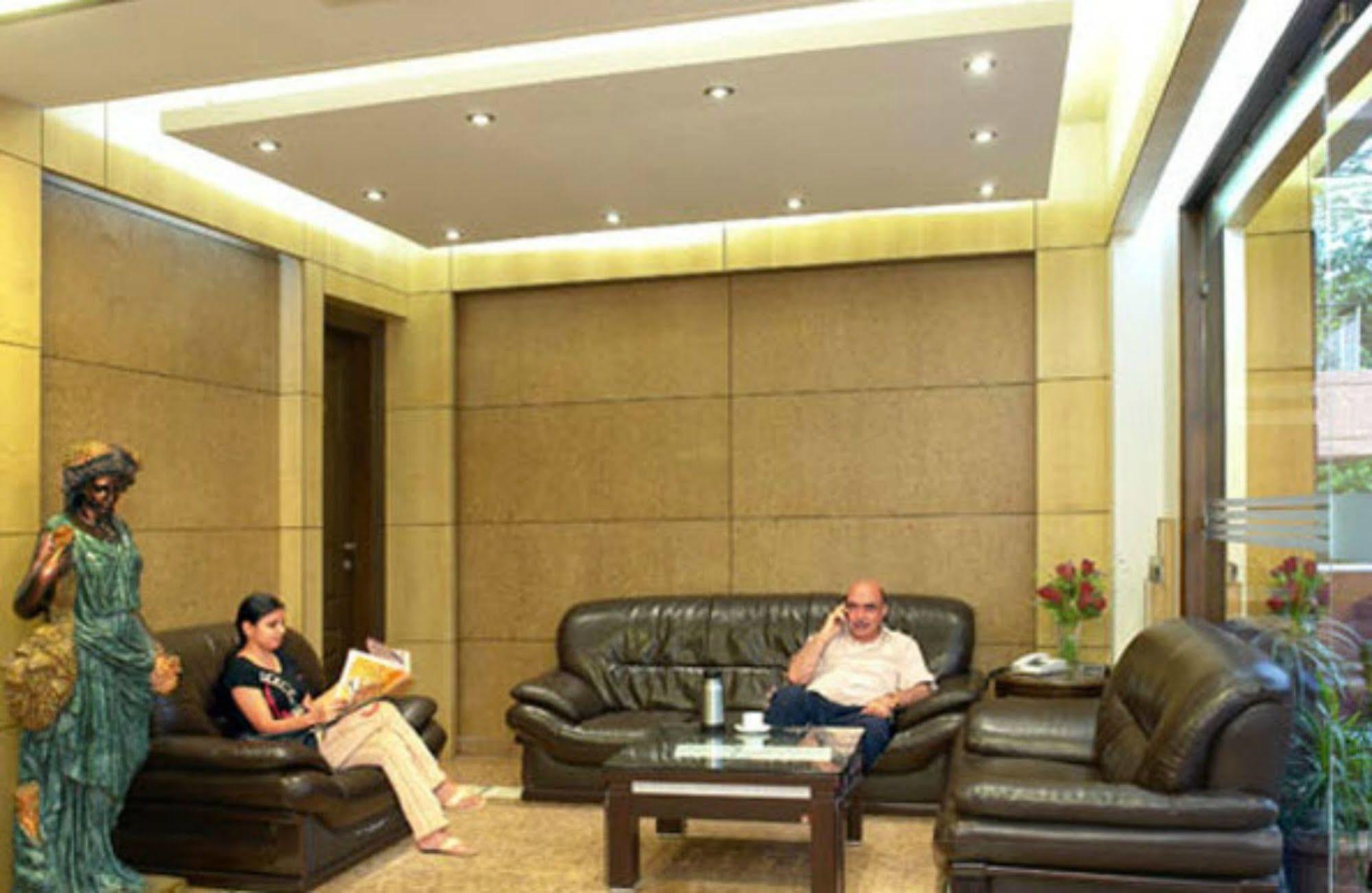 Kastor- Near Nehru Place- Gk 2- M Block Market-gk Metro Station-dr As Clinic 3* New Delhi