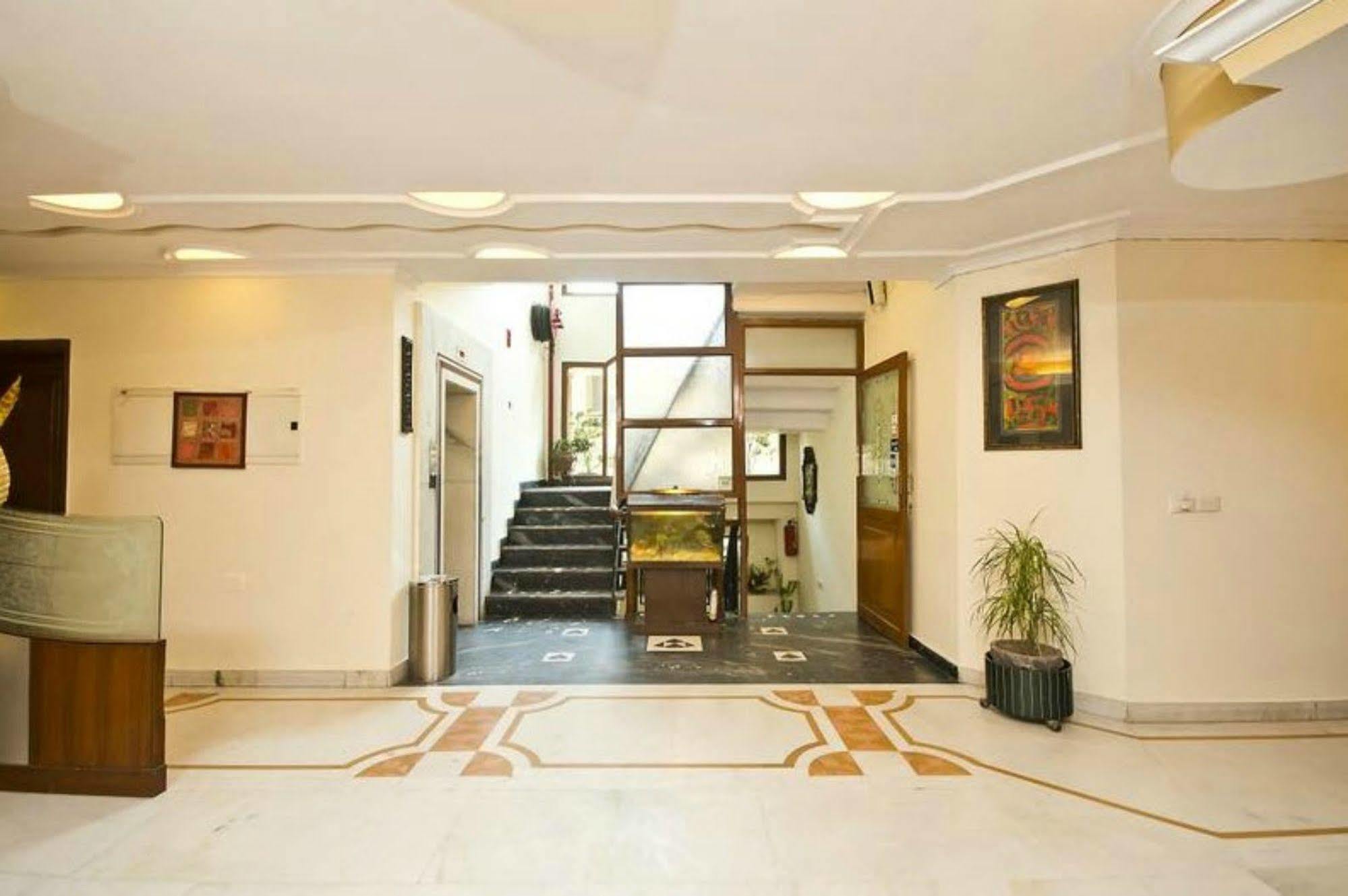Kastor- Near Nehru Place- Gk 2- M Block Market-gk Metro Station-dr As Clinic Hotel 3*