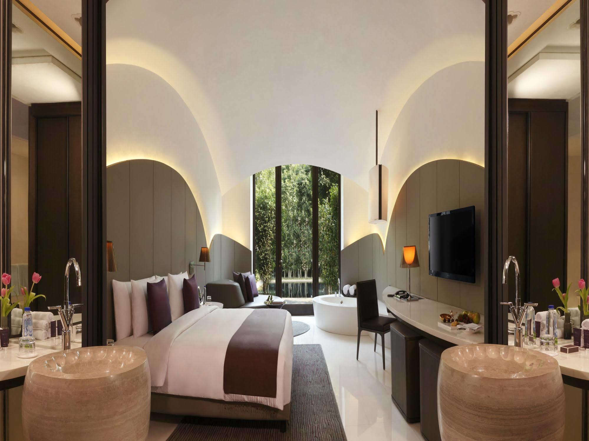 Hotel Roseate House