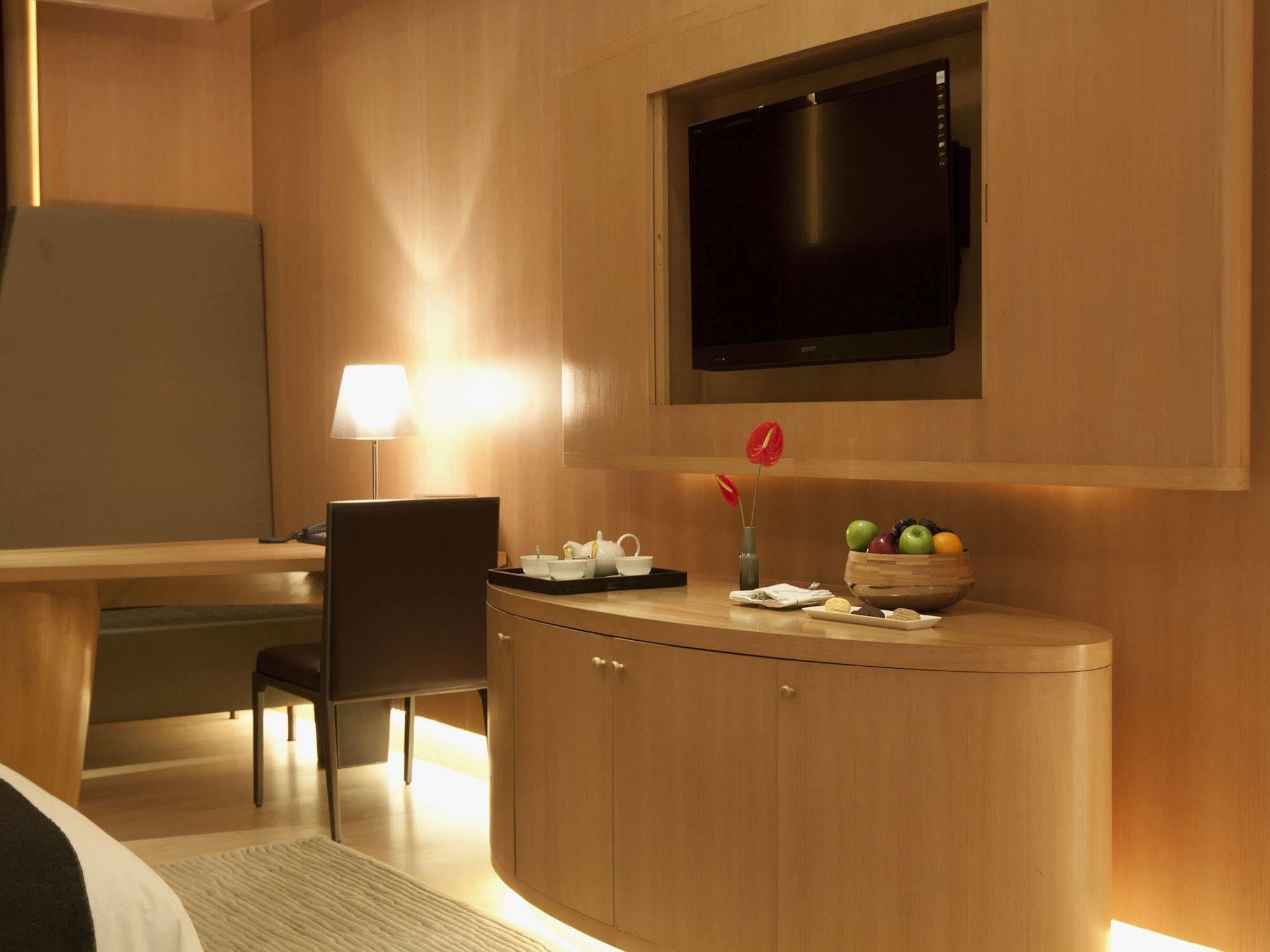 The Roseate 5* New Delhi