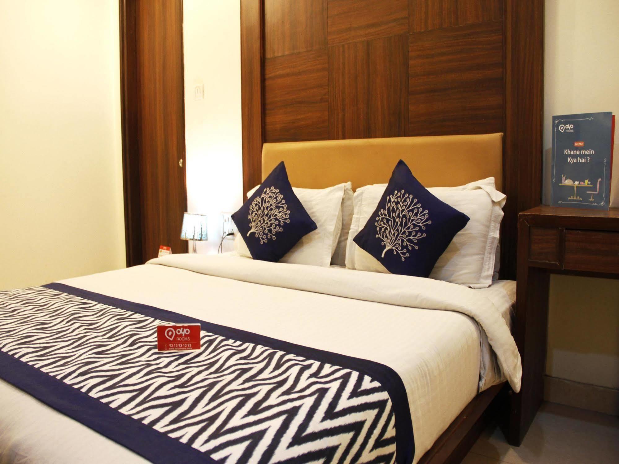 Oyo 2373 D Hotel 3*