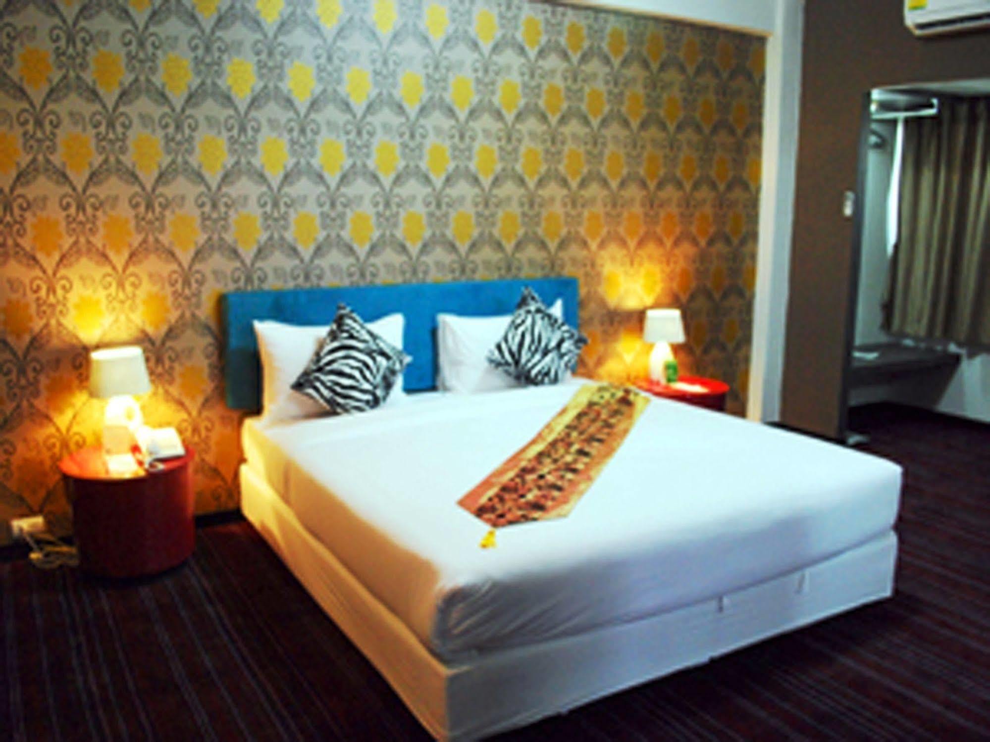 The White Klove 3* New Delhi