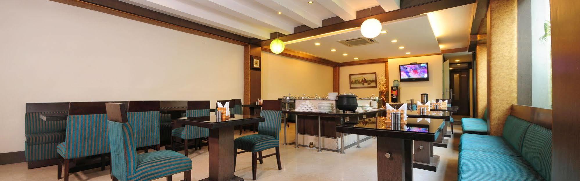Clark Heights Hotel 3*
