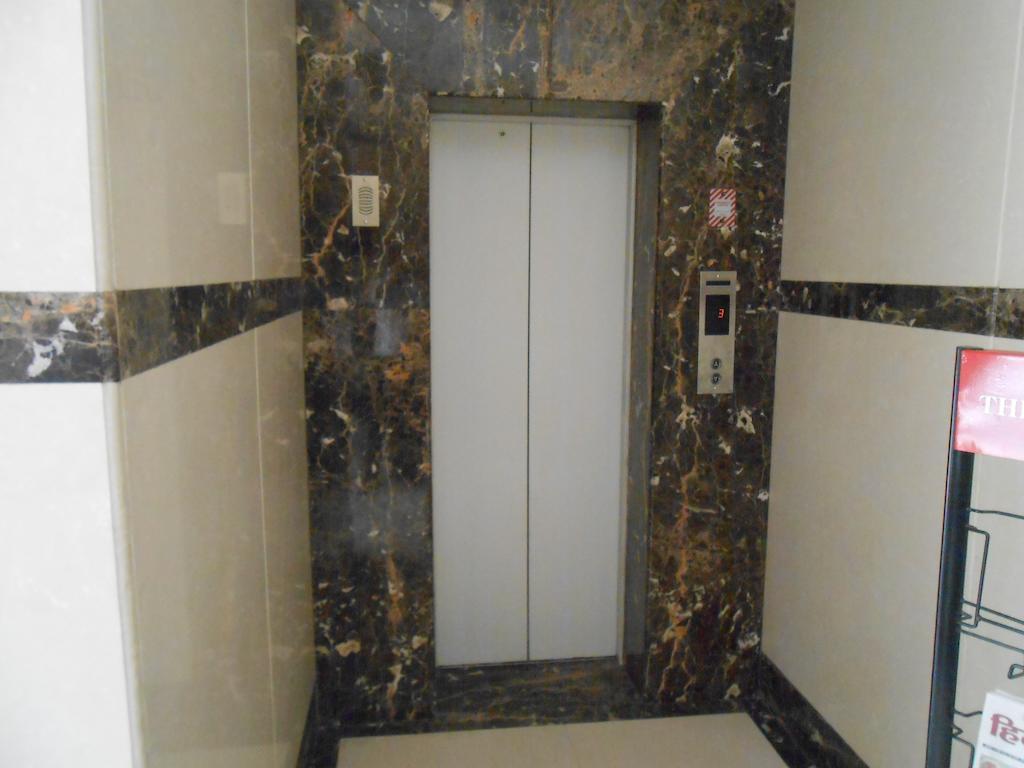Fabexpress Llyod Residency Hotel New Delhi