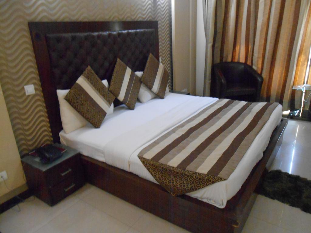 Hotel Fabexpress Llyod Residency 3*