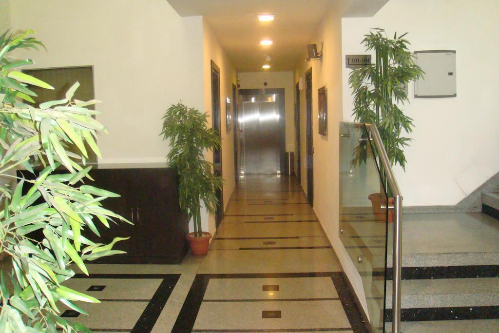 Shreyans Hotel