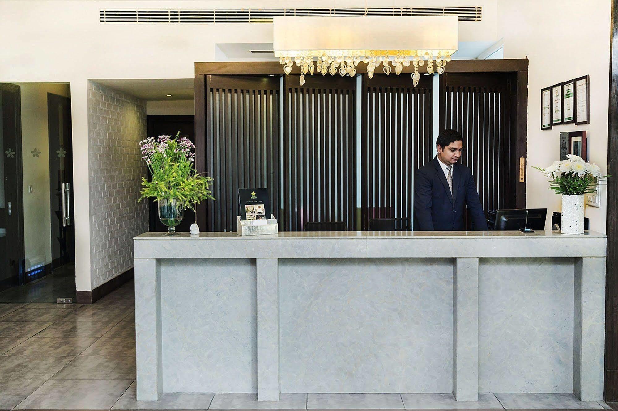 Mantra Amaltas 4* New Delhi