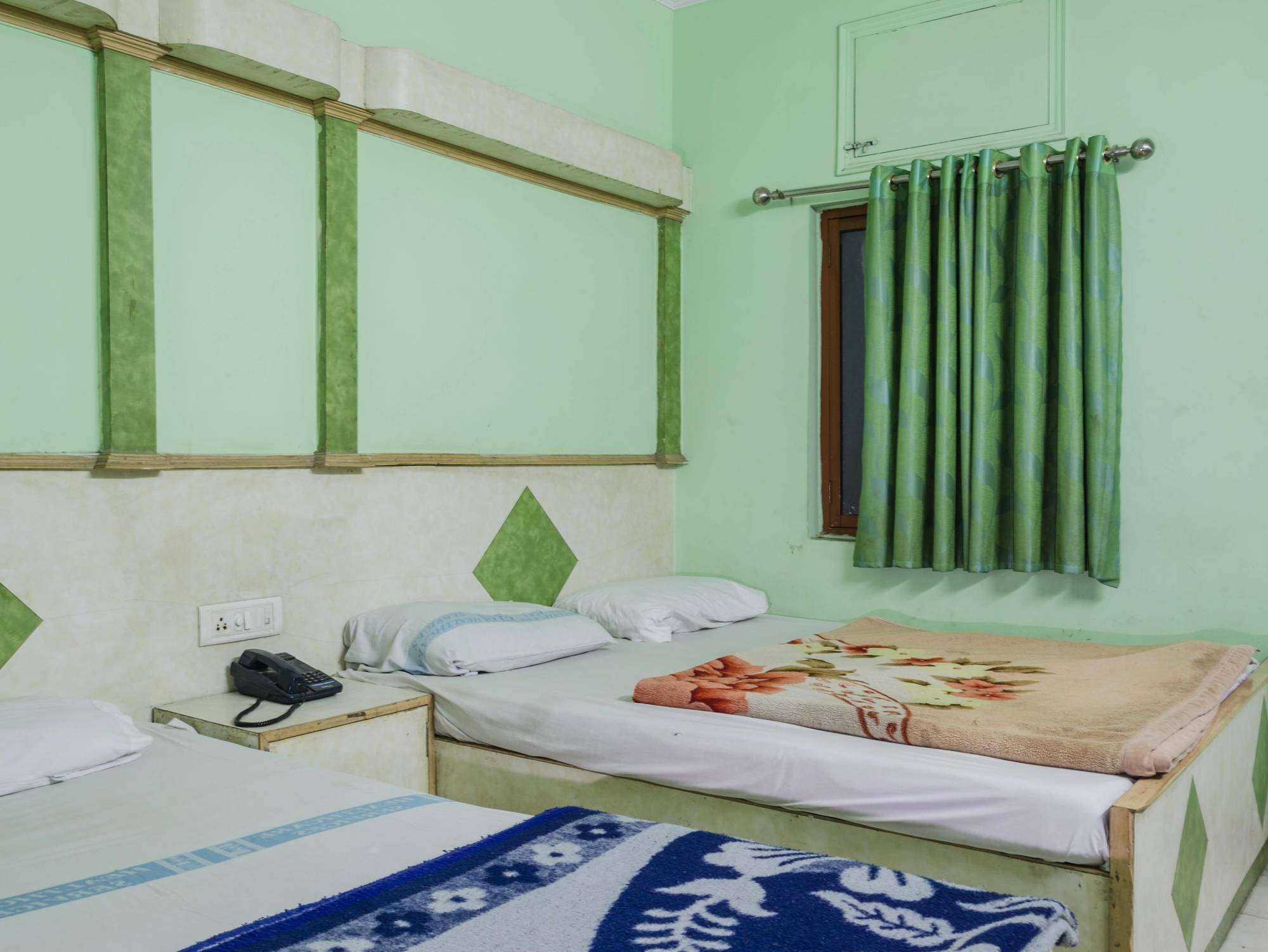 Neha Hotel