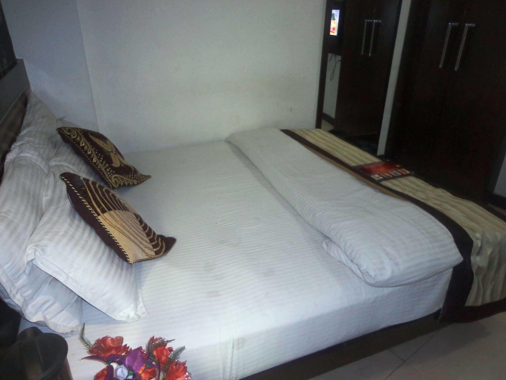 Hotel Milllennium 2000 Dx