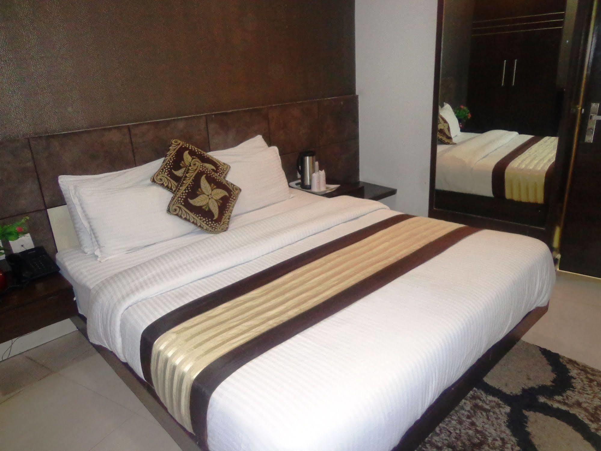 Milllennium 2000 Dx Hotel Nova Deli