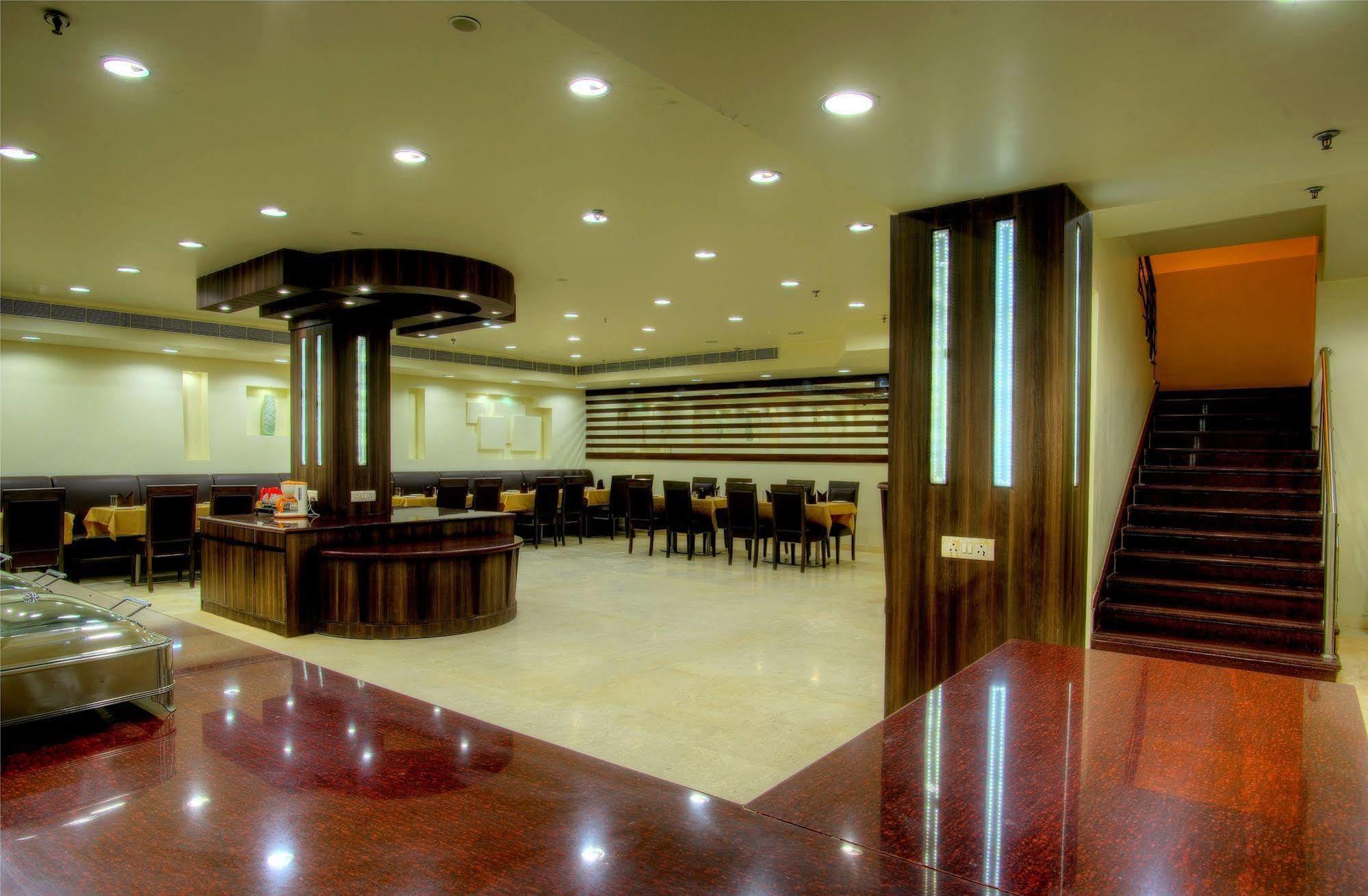 Oyo Townhouse 537 Regent Intercontinental