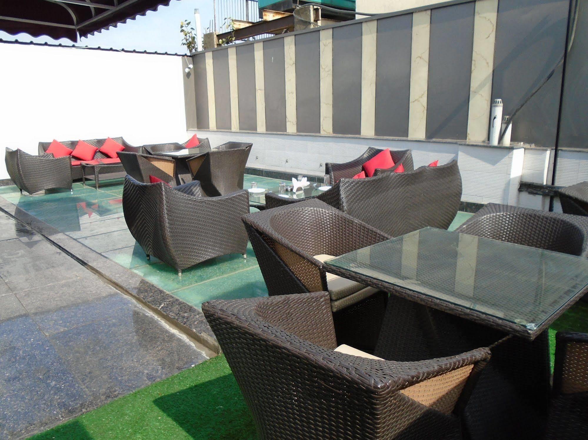 Gold Souk - Karol Bagh Hotel