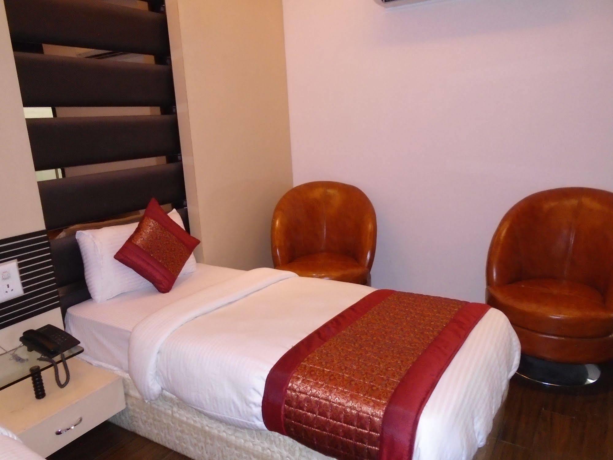 Hotel Gold Souk - Karol Bagh 4*