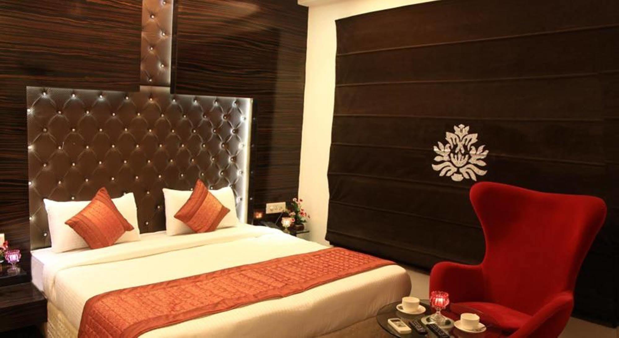 Gold Souk - Karol Bagh 4*