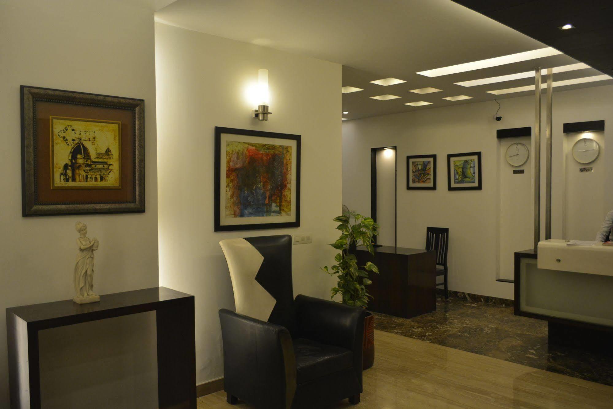Mint Casa Hotel New Delhi