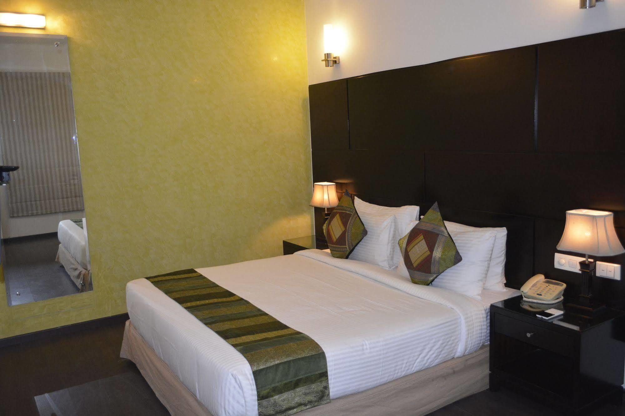 Hotel Mint Casa New Delhi