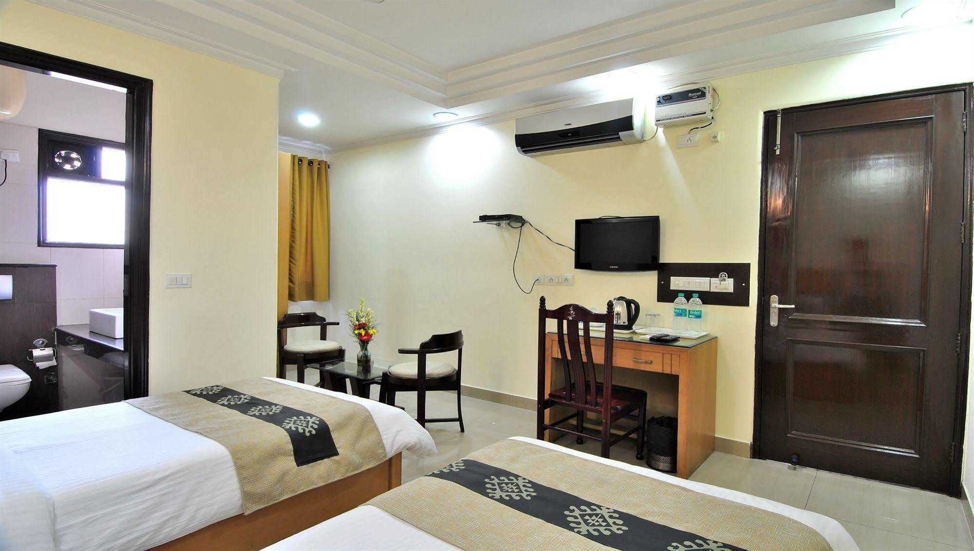Hotel Fabhotel Cosy Palace New Delhi