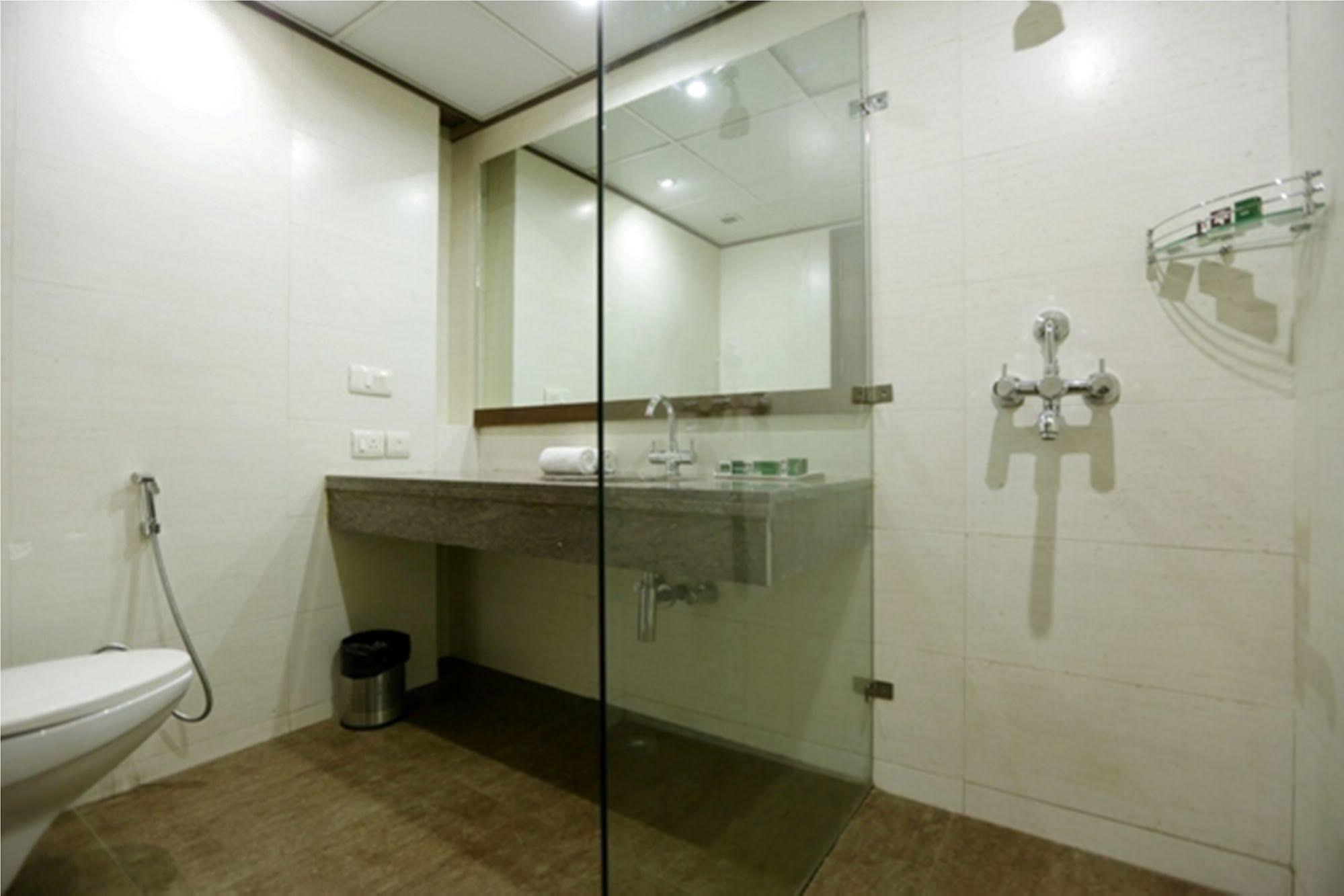 Hotel Grand Lotus Kapashera New Delhi