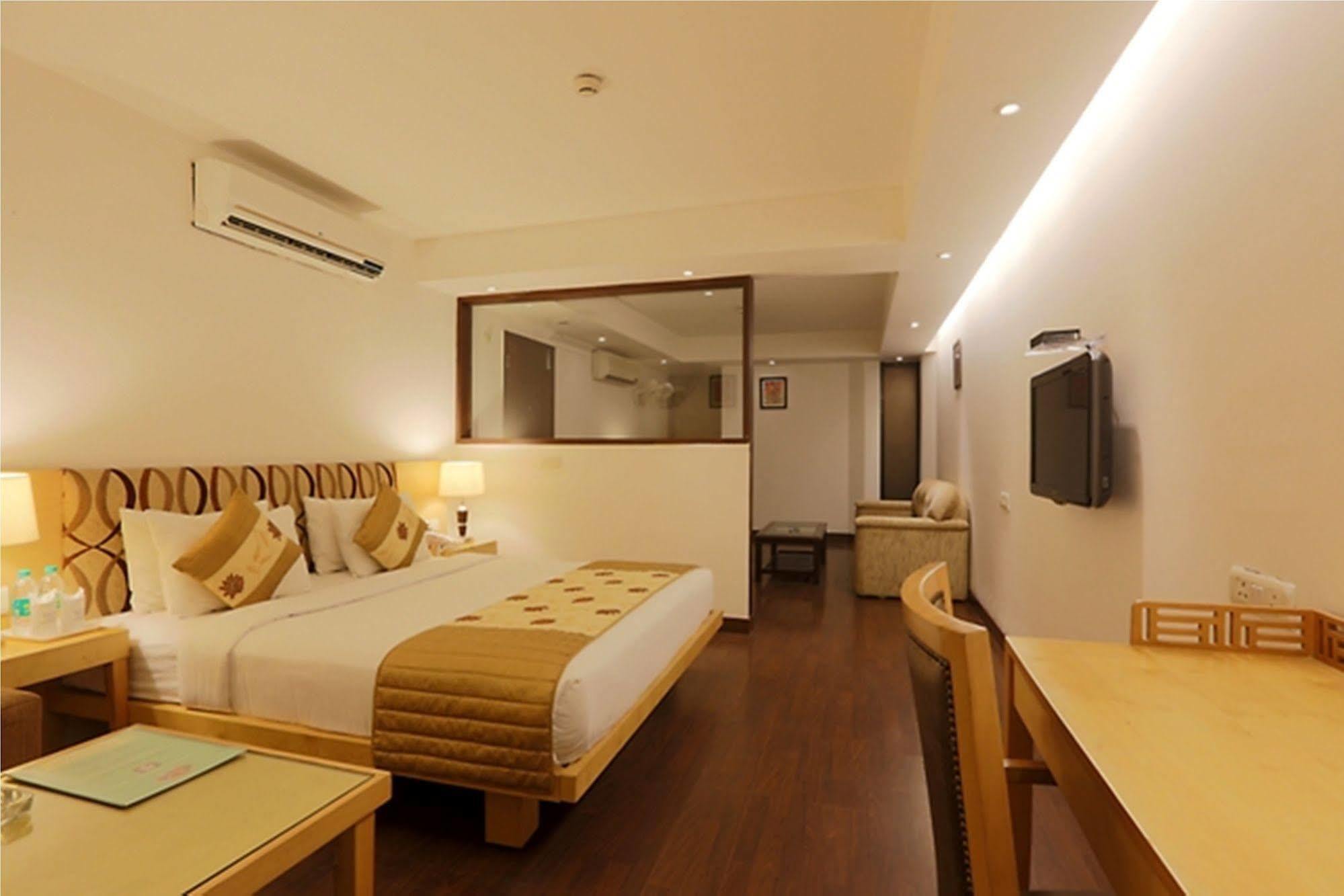 Grand Lotus Kapashera Hotel 3*