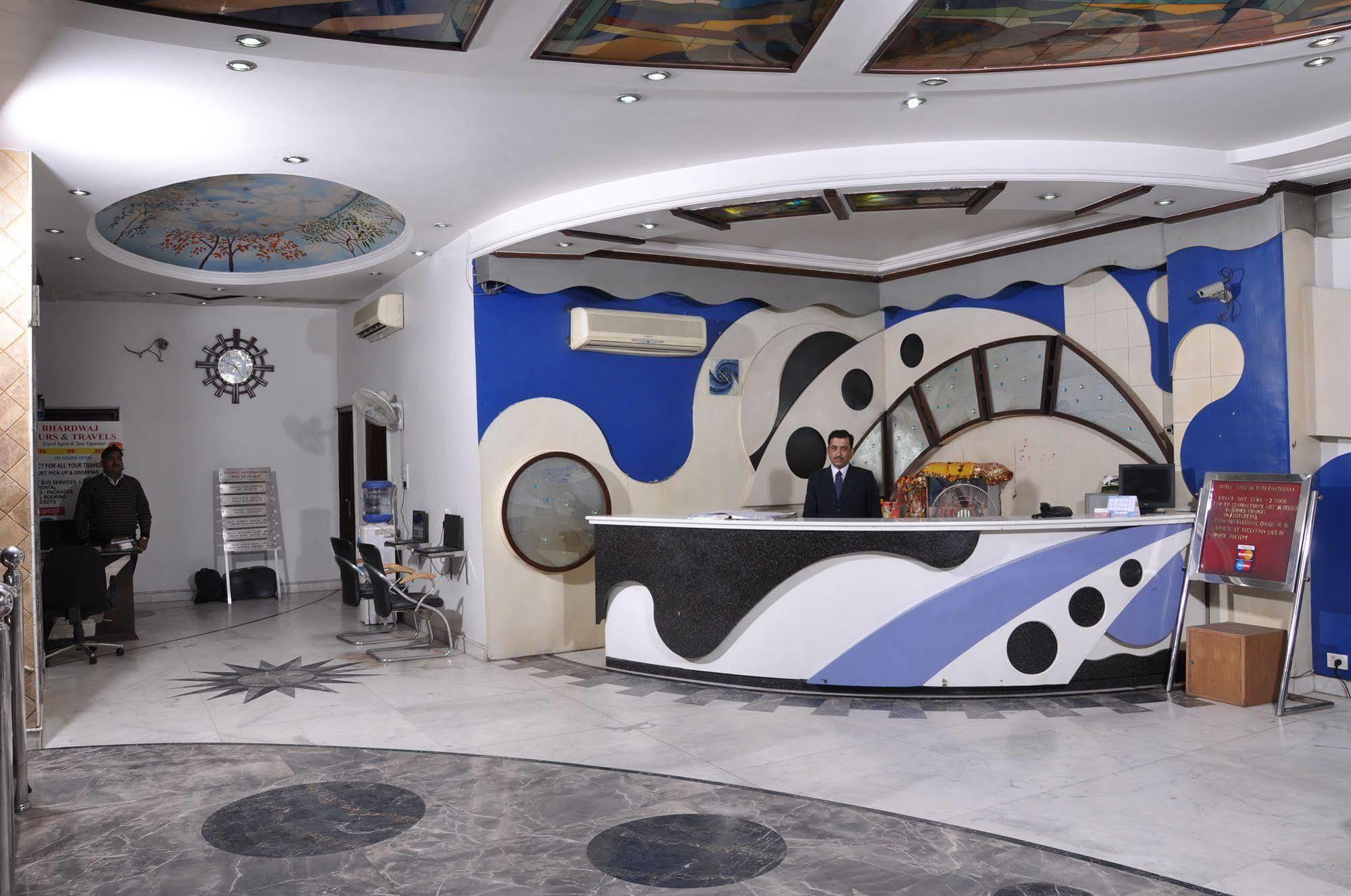 Legend - Walk-in From Railway Station Hotel New Delhi