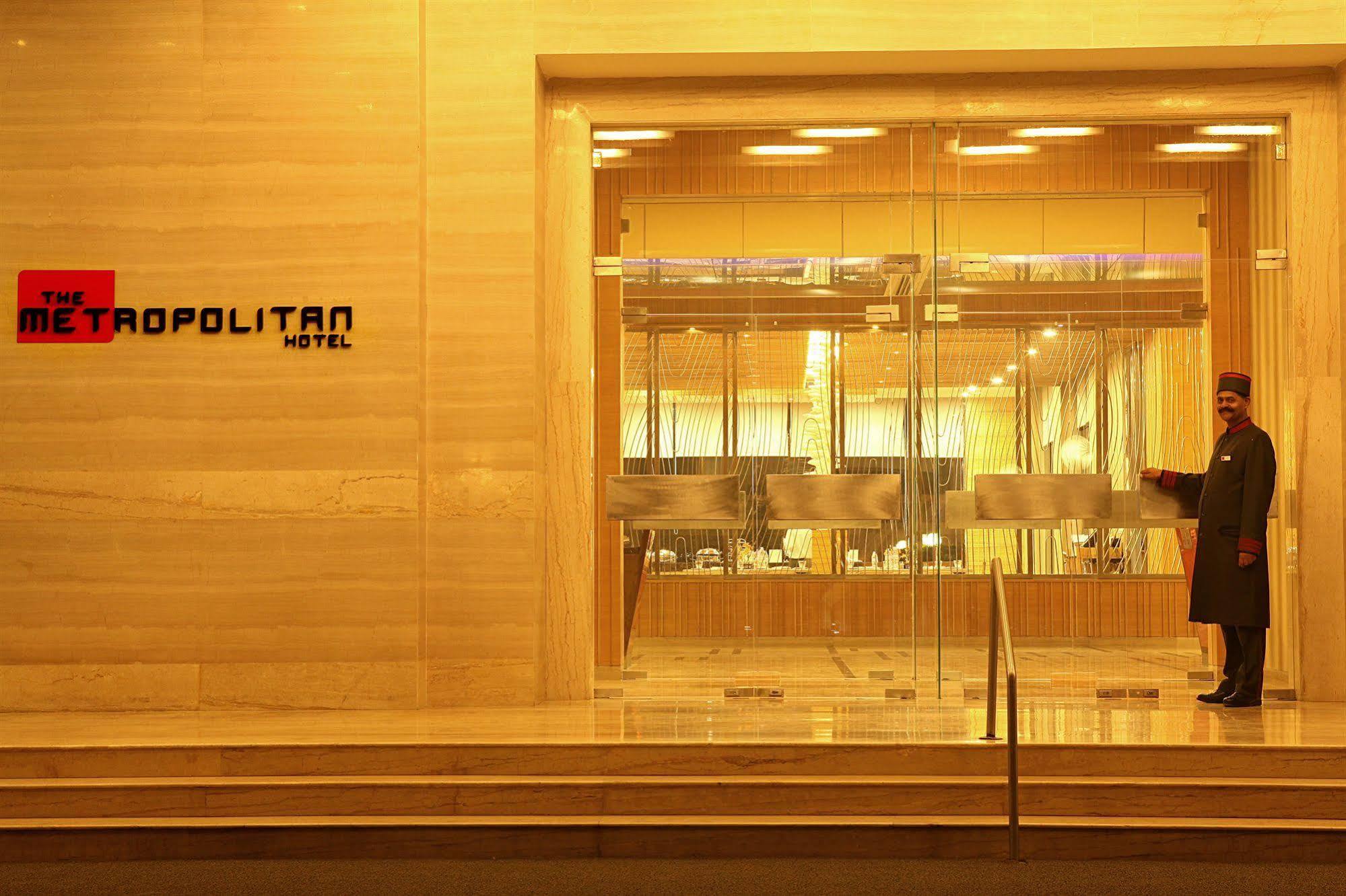 The Metropolitan & Hotel
