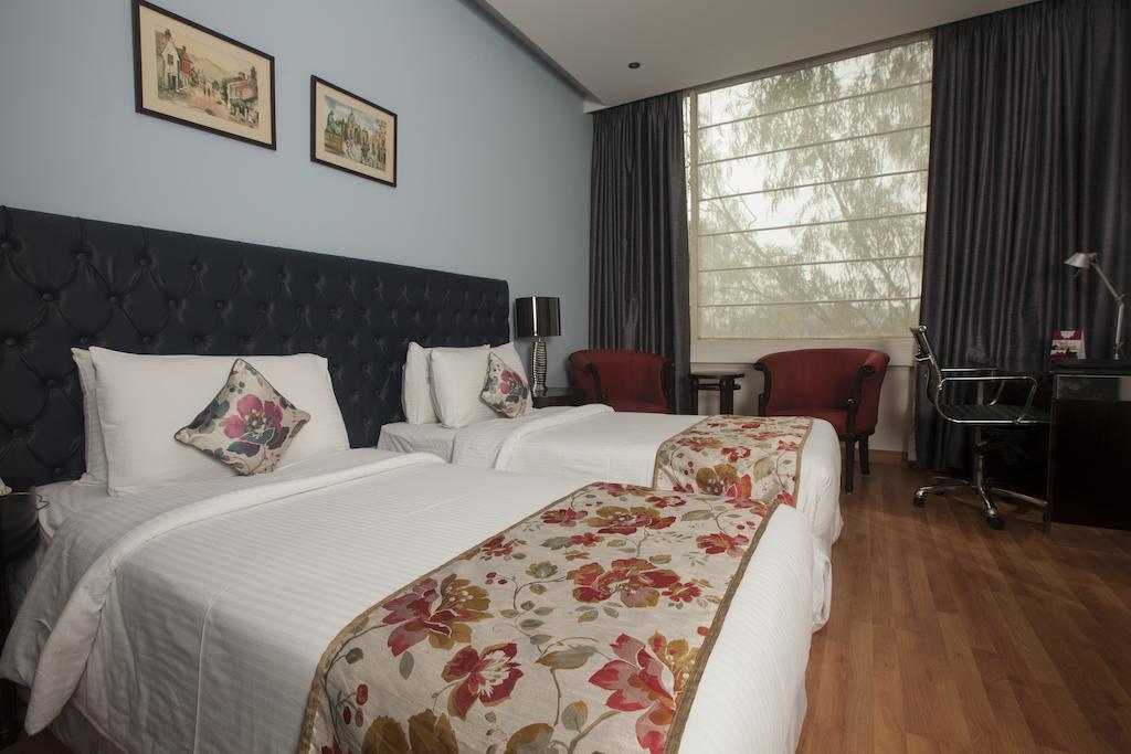 Hotel Athena New Delhi