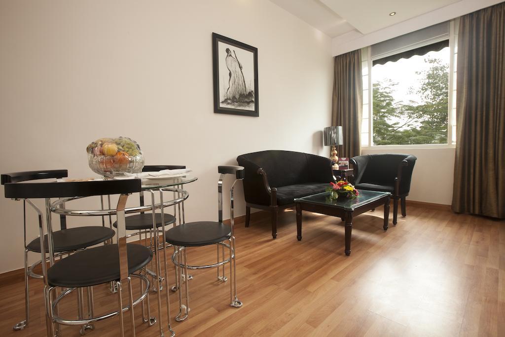 Hotel Athena Hotel New Delhi
