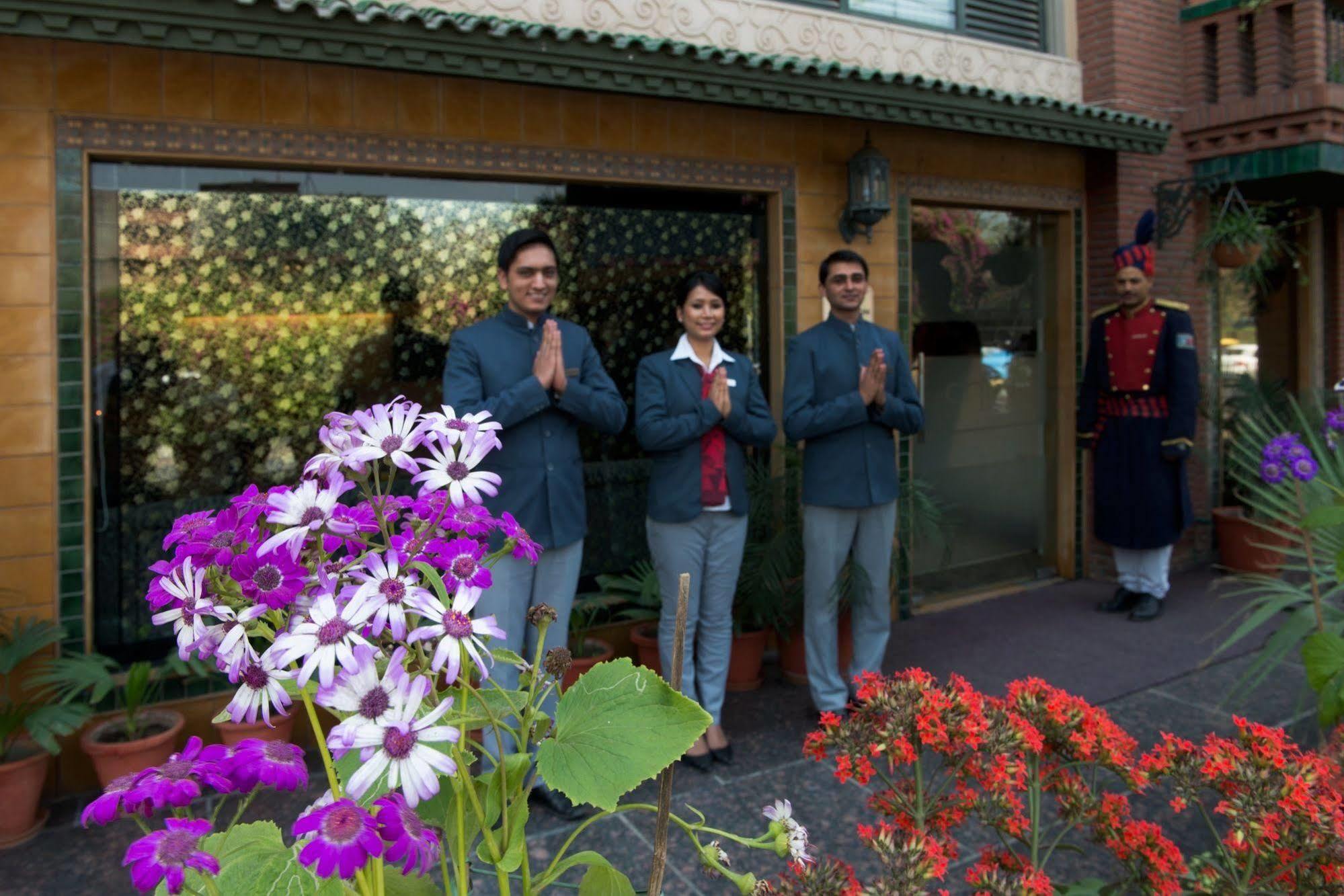 Anila Naraina Vihar 3*
