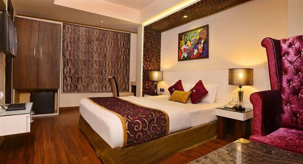 Hotel Staybook Hotel Uppal International