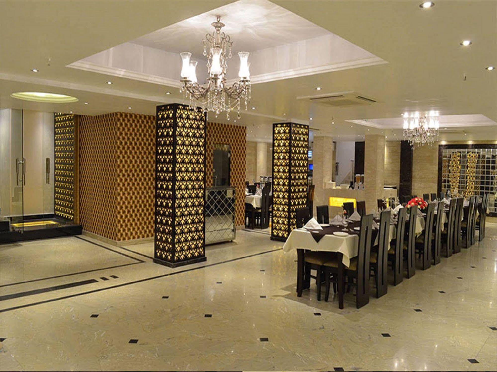 Emperor Palms Hotel 3*