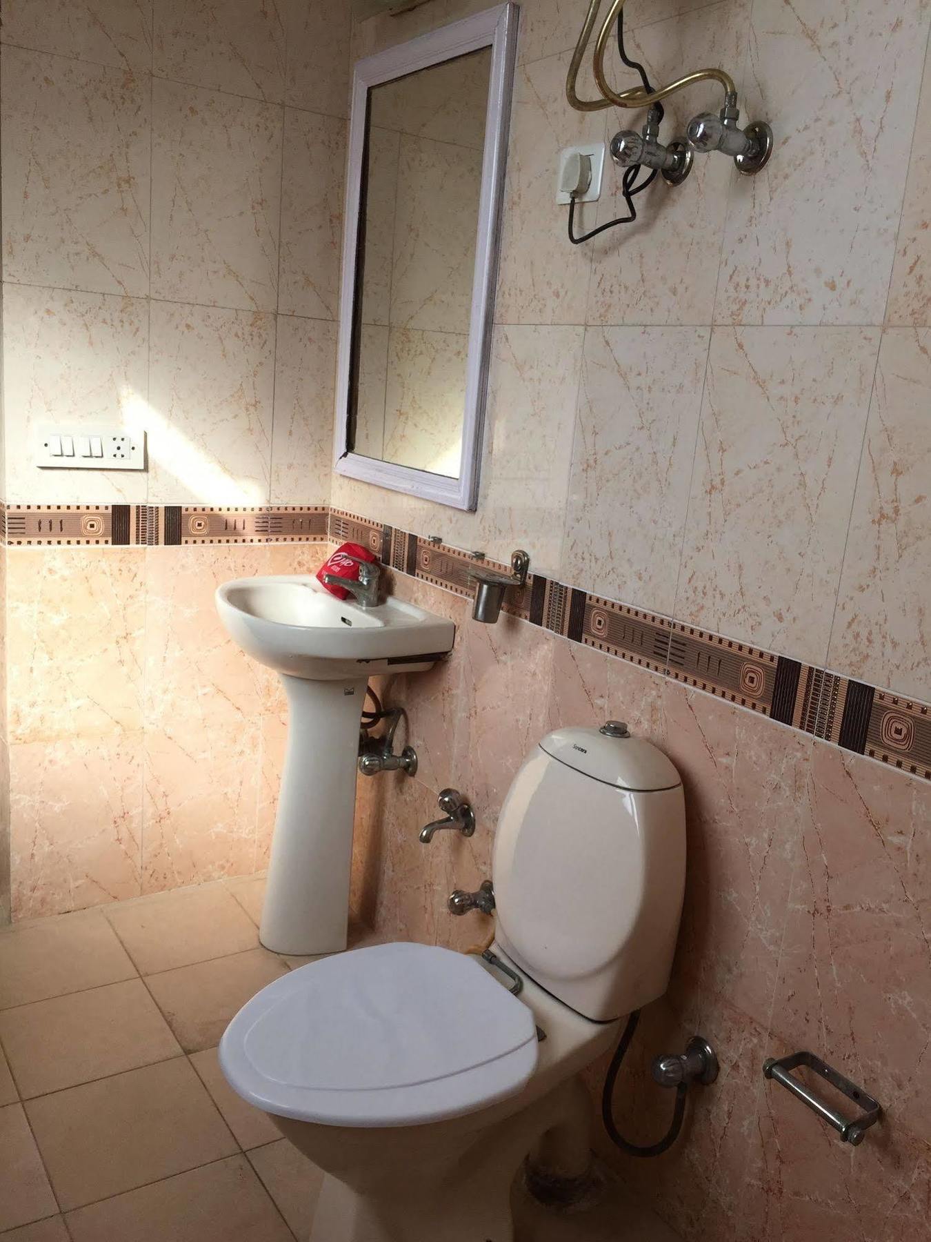 Fabexpress Welcome Palace Near Railway Station Hotel 3*