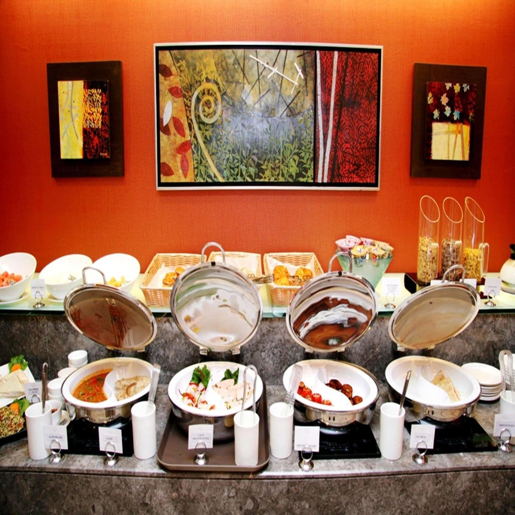 Muse Sarovar Portico Nehru Place 4*