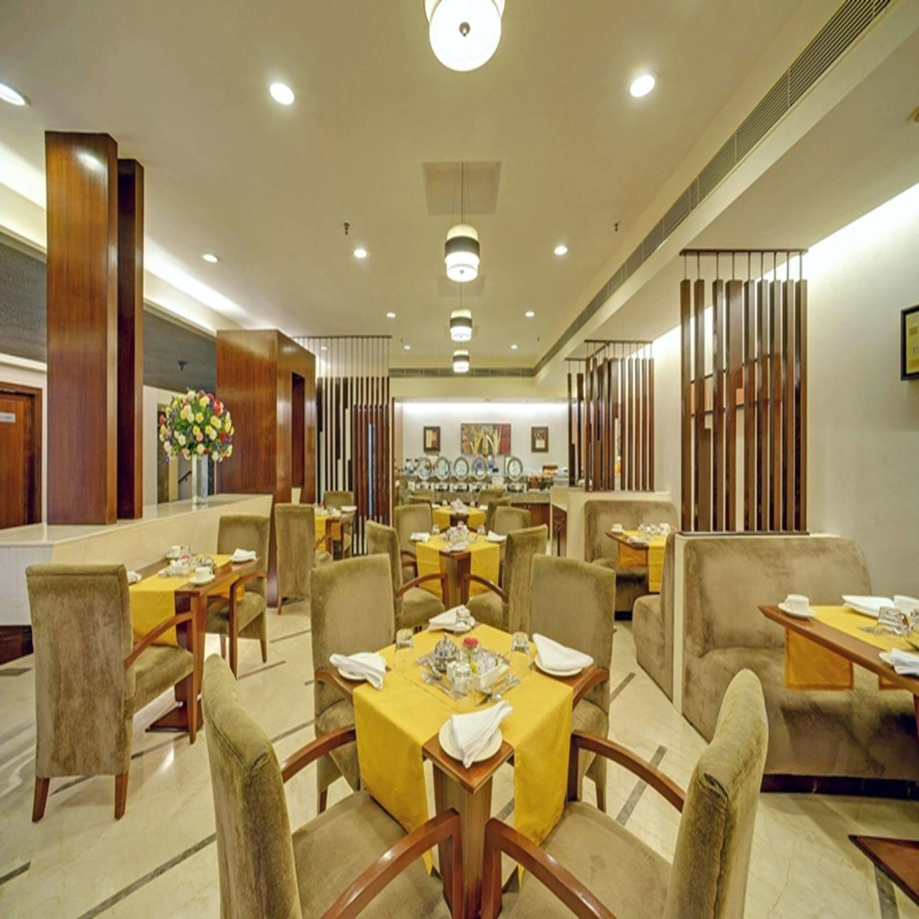Muse Sarovar Portico Nehru Place 4* New Delhi