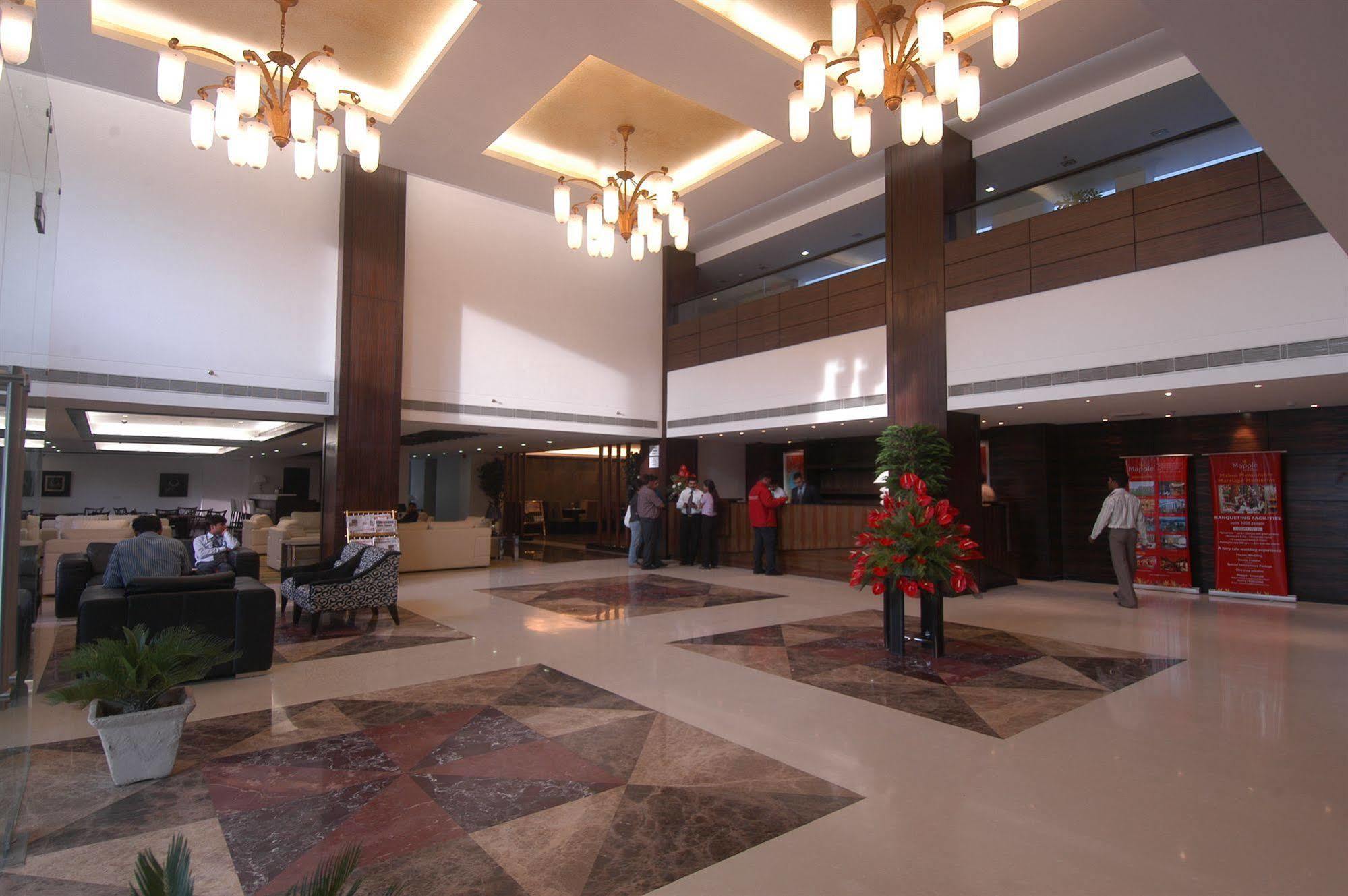 Hotel Mapple Emerald New Delhi
