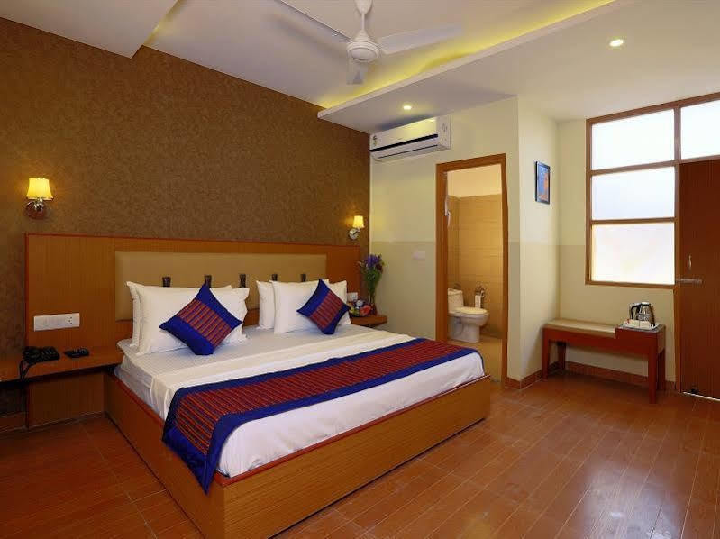 Hotel Aeroporto Nearest Landmark Aerocity Delhi Hotel 3*