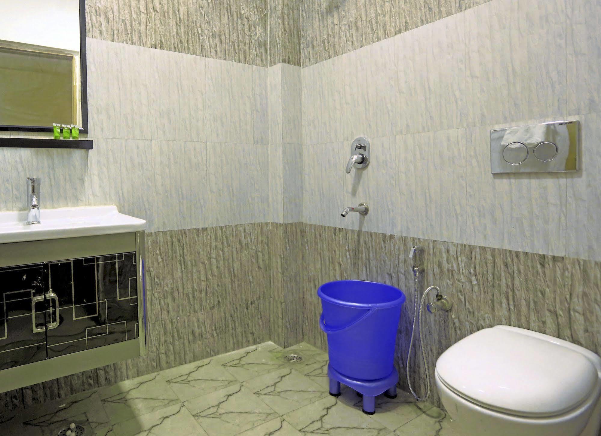 Hotel Aeroporto Nearest Landmark Aerocity Delhi 3*