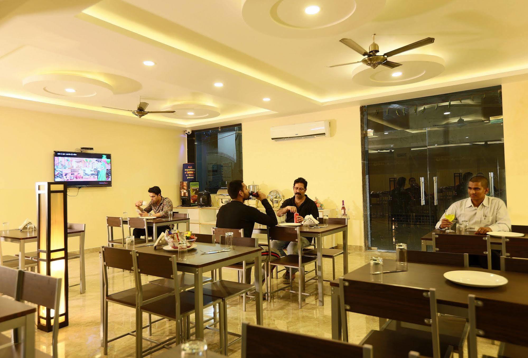 Hotel Aeroporto Nearest Landmark Aerocity Delhi Hotel New Delhi