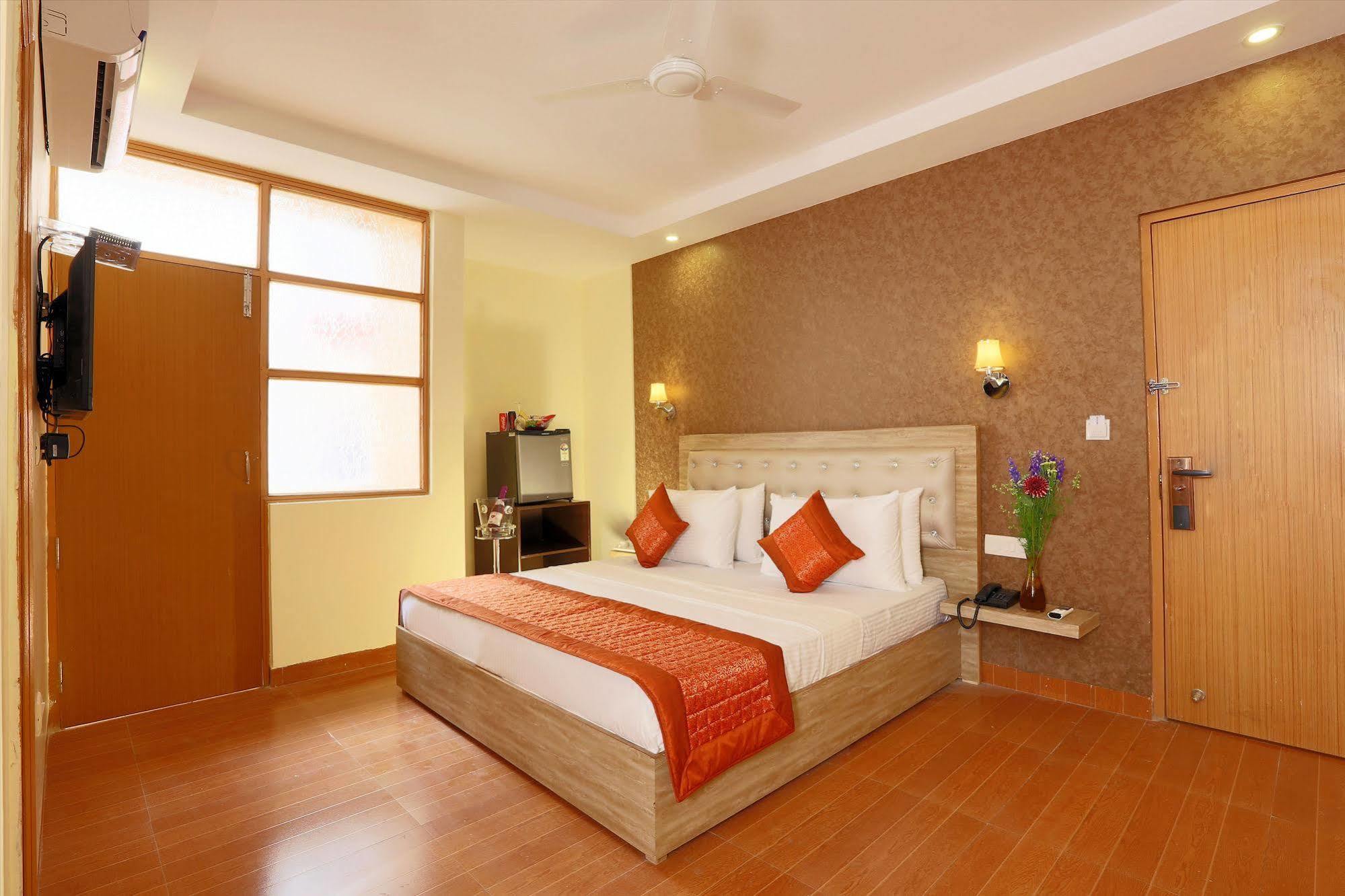 Hotel Aeroporto Nearest Landmark Aerocity Delhi 3* New Delhi