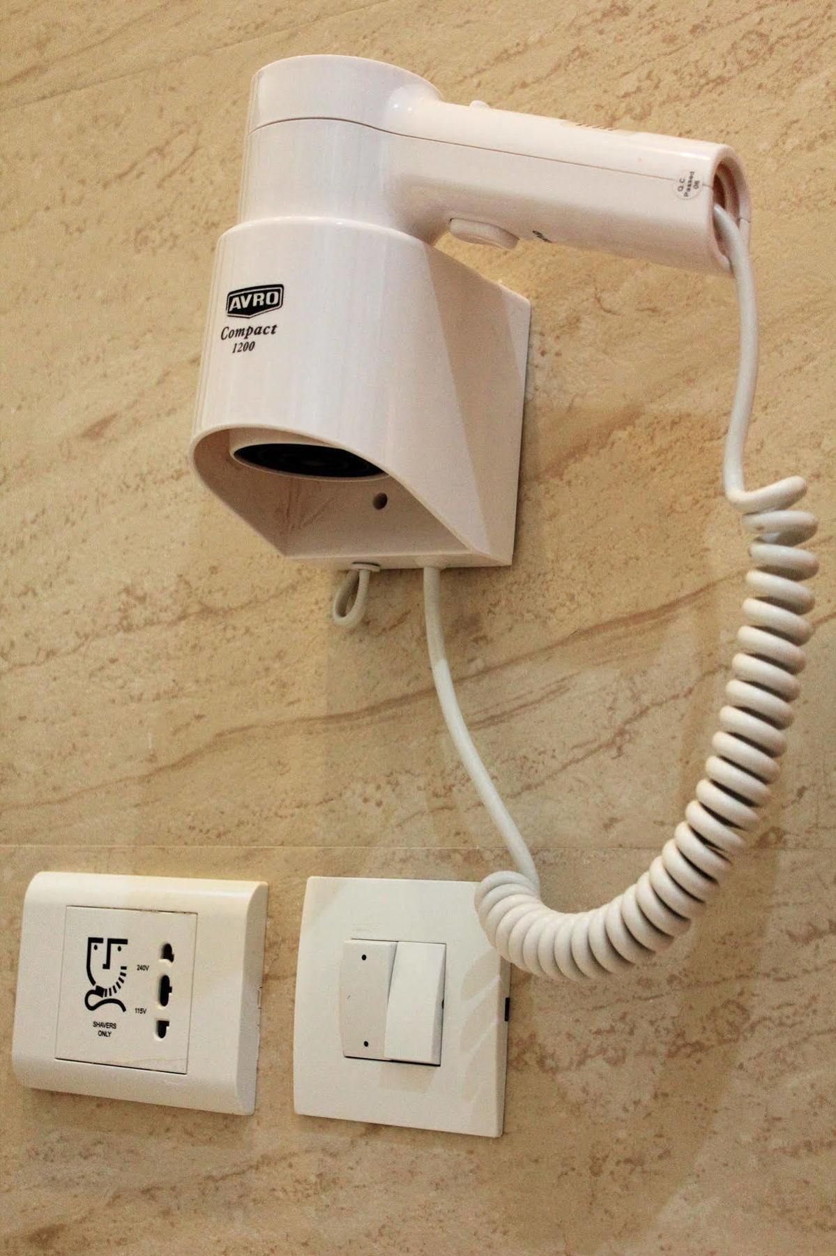 Ivory 32 3*