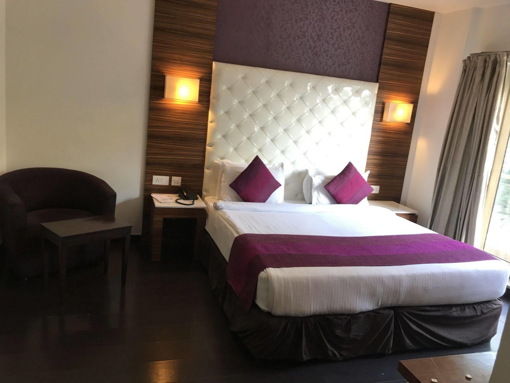 Hotel Ivory 32 New Delhi