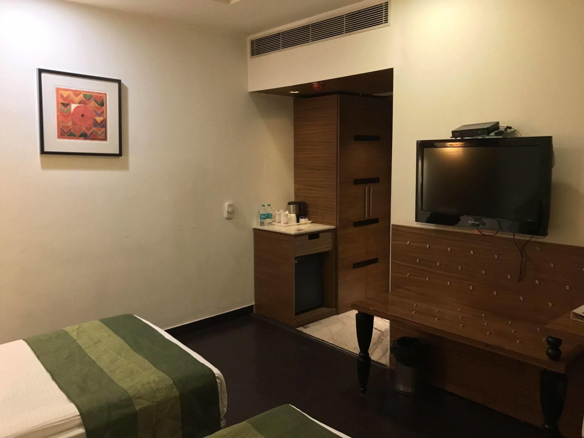 Hotel Ivory 32 New Delhi